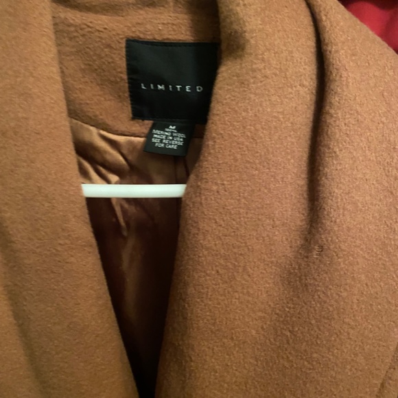Limited Coat - Picture 2 of 2